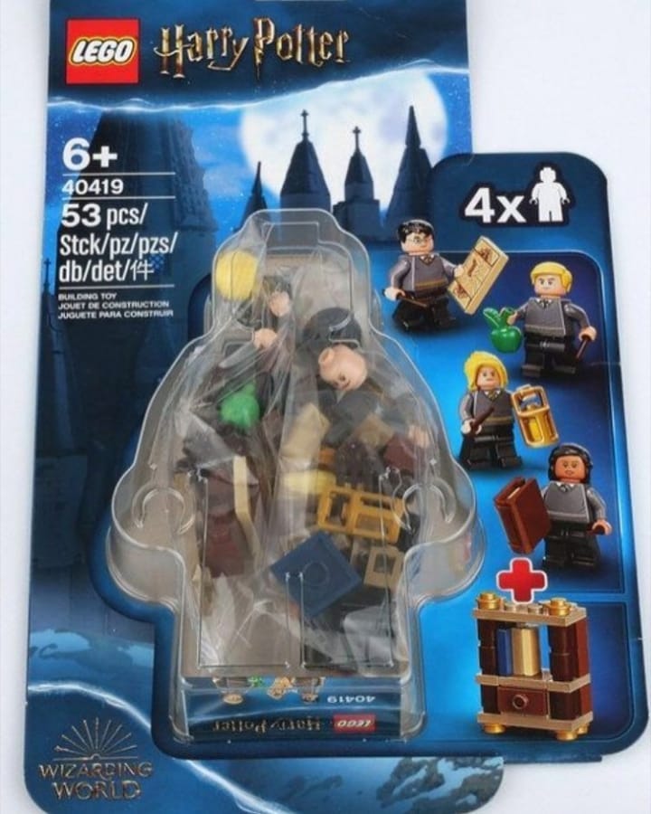 LEGO 40419 Лего 40419 Hogwarts Students Лего 40419 Hogwarts Students купить в Москве и с доставкой по всей России за 4696.00 руб
