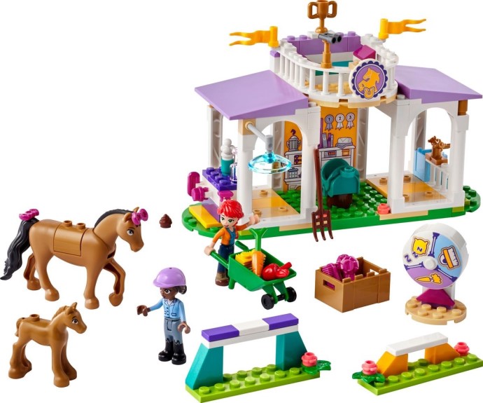 LEGO 41746 Riding School Riding School купить в Москве и с доставкой по всей России за 3100.00 руб